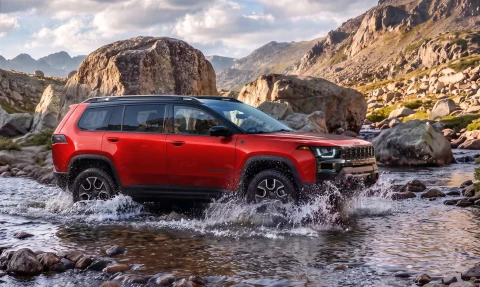 Jeep Cherokee Trailhawk 2027’de hibrit motorla araziye çıkıyor