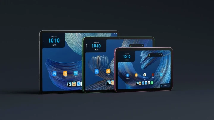 Amazon Alexa Tablet ailesinin farklı boyutlardaki üç modeli yan yana
