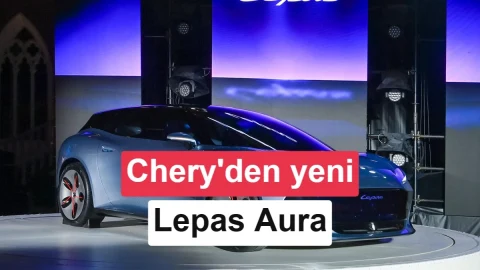 Chery Lepas Aura konsept otomobili etkinlik sahnesinde önden ve yandan görülüyor
