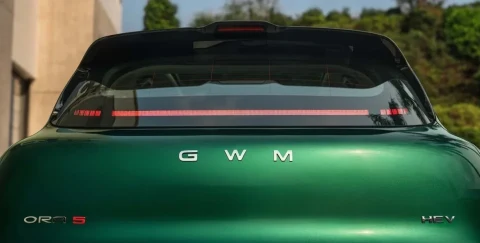 Dodge Charger Avrupa’da elektrikli ve benzinli seçeneklerle satışa çıkıyor