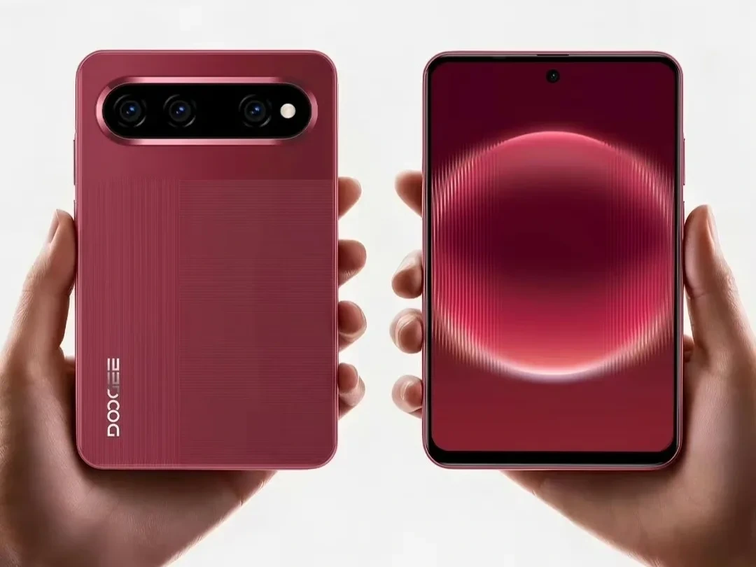 Doogee Note60 W telefonun kırmızı arka yüzü ve ekranı yan yana gösteriliyor