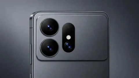 Koyu renkli Galaxy S27 Ultra konsept telefonun arka yüzü ve kamera modülü
