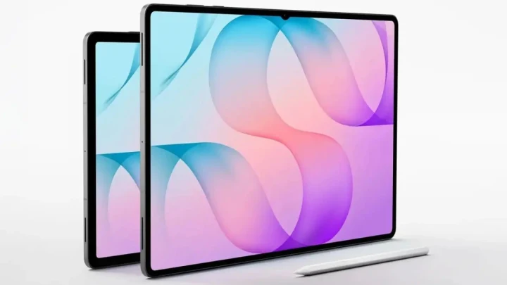 Yan yana duran iki Samsung Galaxy Tab tablet ve önlerinde bir kalem