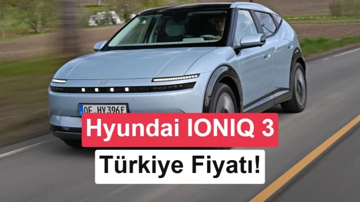 Açık mavi Hyundai IONIQ 3 yolda ilerlerken