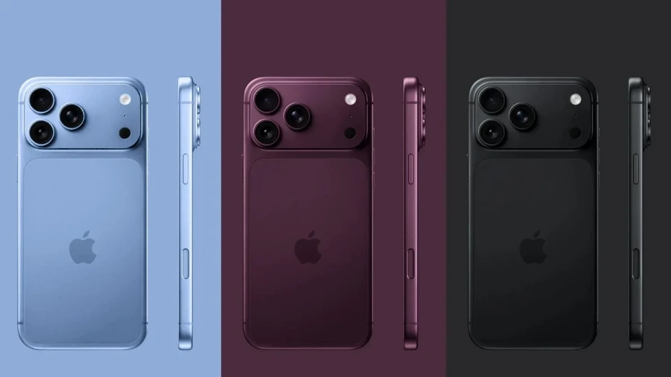 Mavi, bordo ve siyah renk seçeneklerindeki iPhone 18 Pro modelleri