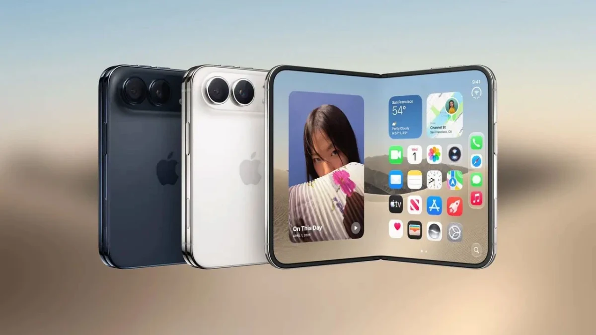 Açık durumdaki katlanabilir ekranlı telefon ve arkasında görünen iki akıllı telefon