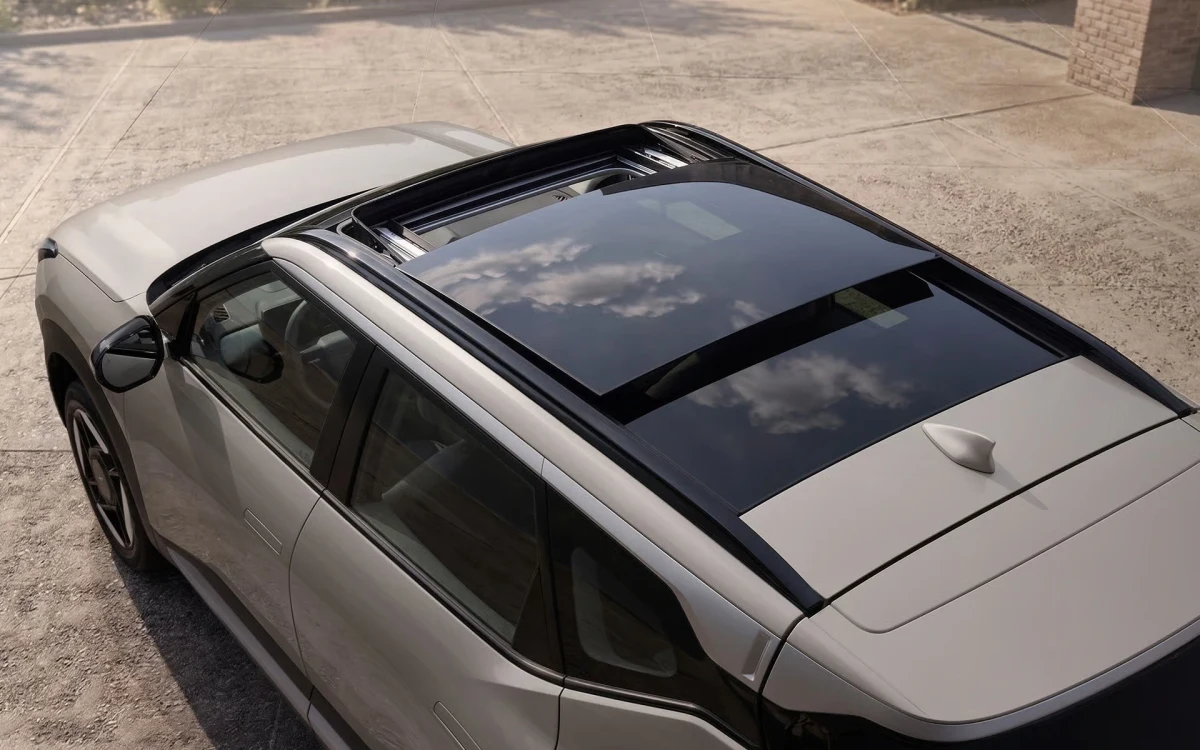 Kia Seltos’un panoramik cam tavanı