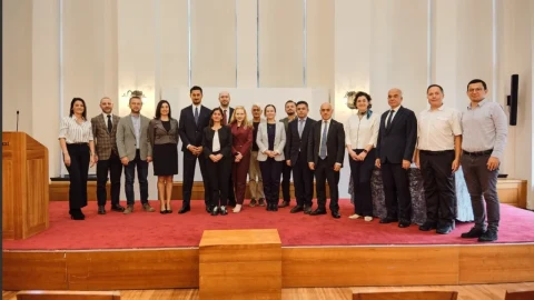Beş banka, müşteri verilerini paylaşmadan ortak yapay zekâ modeli eğitecek