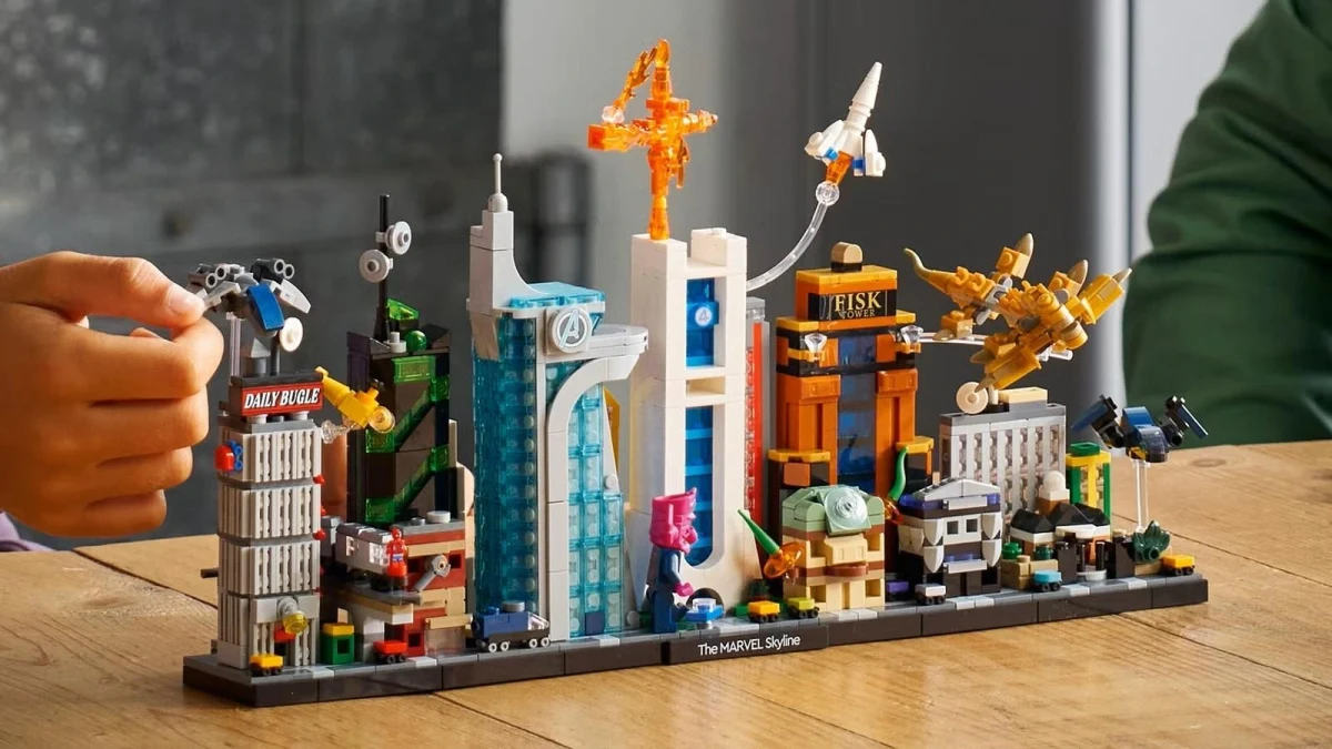 LEGO Marvel Skyline setinde farklı Marvel yapılarının bir araya getirildiği şehir düzeni