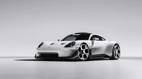 Porsche Mission S konseptinde sabit orta ekran yerine telefon tutucusu