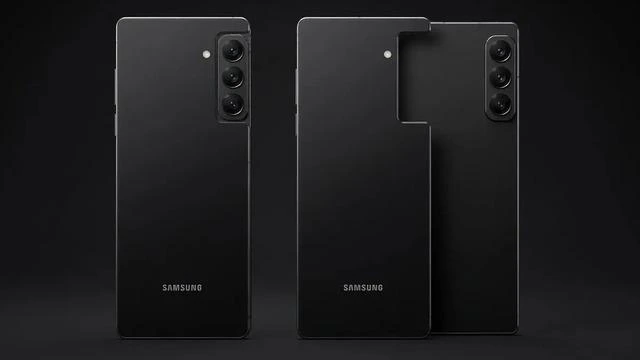 Siyah renkli iki Samsung katlanabilir telefonun arka yüzü
