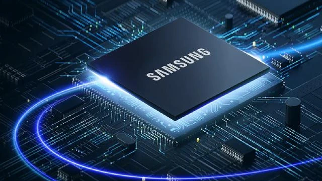 Samsung logolu bir bellek yongasının devre kartı üzerinde gösterildiği teknoloji görseli