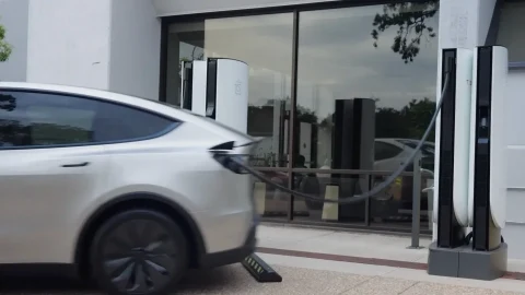 Tesla’dan Supercharger’da acil kaçış seçeneği