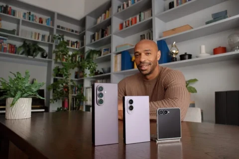 Thierry Henry, Samsung Galaxy Z Fold 8 serisinin reklamlarında yer alacak