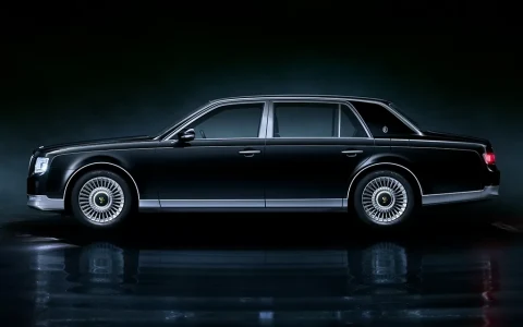 Toyota, Century’yi Lexus’un Üzerinde Küresel Lüks Marka Yapıyor