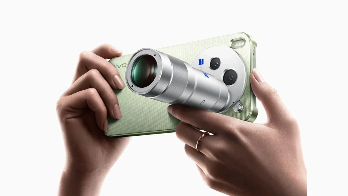 Yeşil vivo telefona takılı harici telefoto lens genişletici