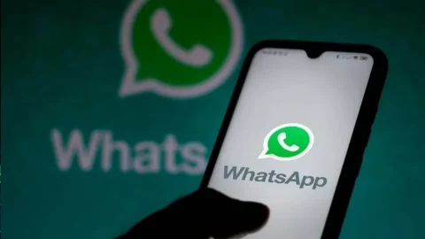 WhatsApp Android’de alt gezinme çubuğu için yeni tasarımı deniyor